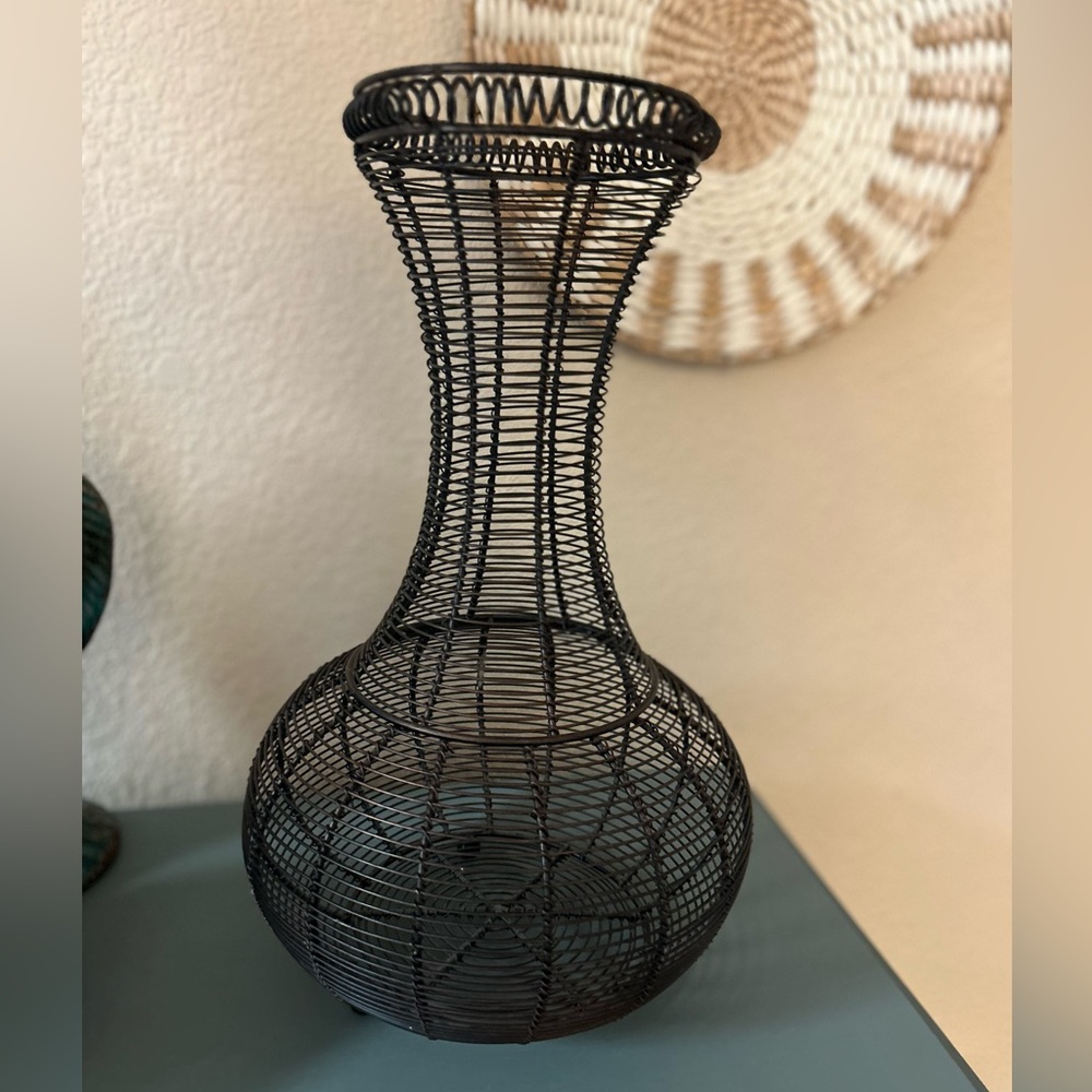 Elegant dark bronze Wire Vase